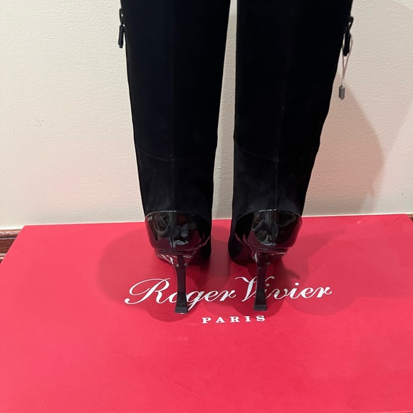 New Roger Vivier Suede Tall Boots Curved Heel Point Toe Black 36 - Picture 6 of 11